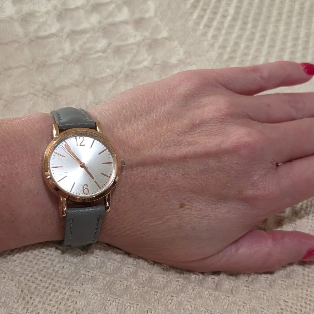 Rose Gold Pink Brushed Silver Face Gray Band Round Women's Wrist Watch Running